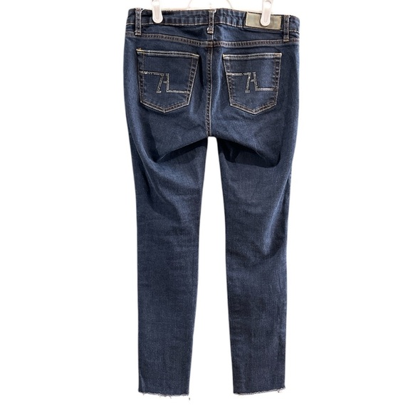 Zara Skinny Jeans - Size 6 . Great condition, very flattering - Picture 2 of 9